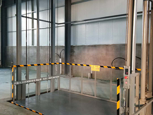  導軌式升降機的優(yōu)點特點